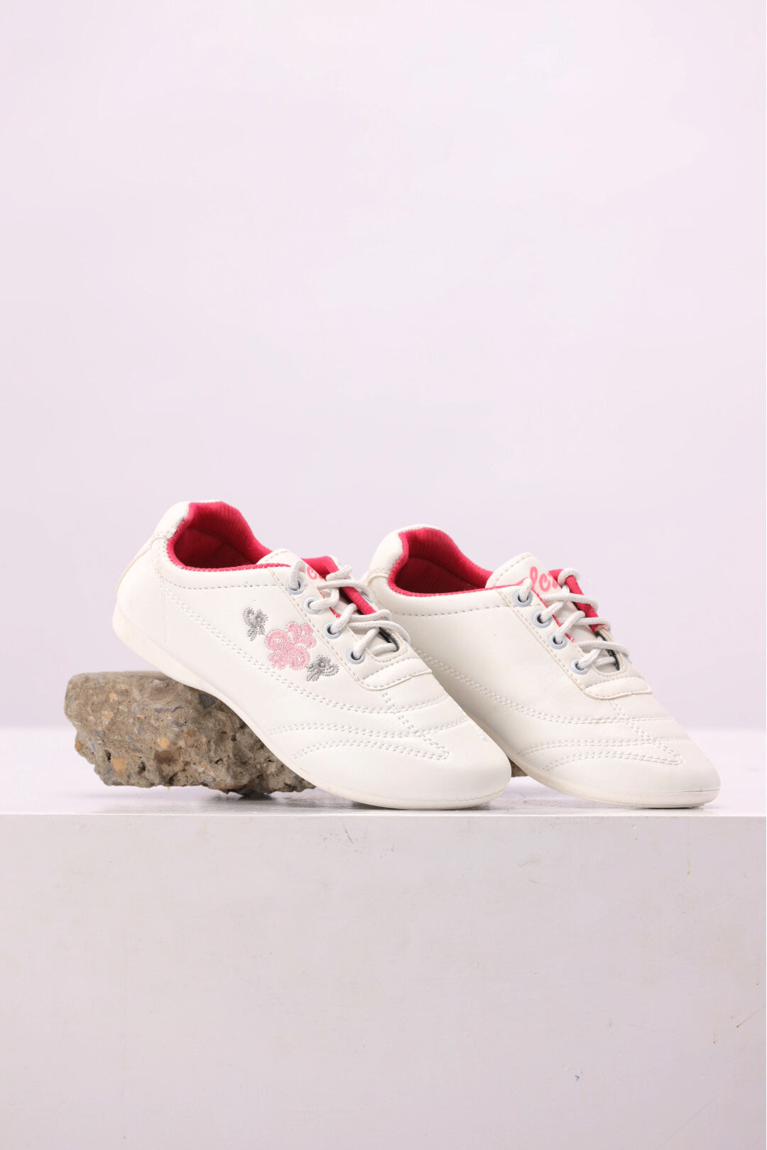 0082 Eleze Women Sneakers